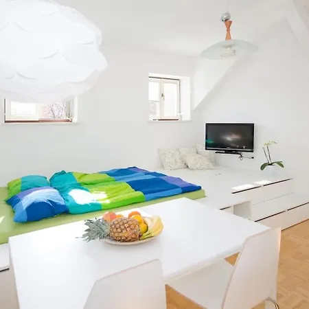 The Cute, Sunny Apartment In The Center +P Ljubljana Exterior photo